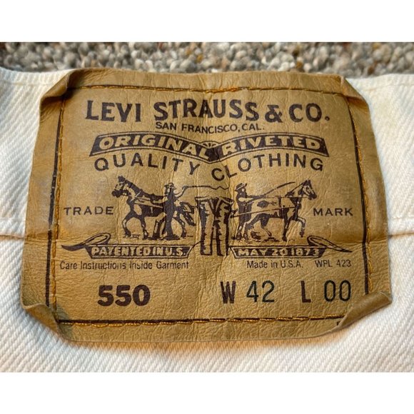 Vintage 70’s Mens Size 42” Levi’s 550 Relaxed Fit White Denim Shorts Made in USA - Picture 3 of 11